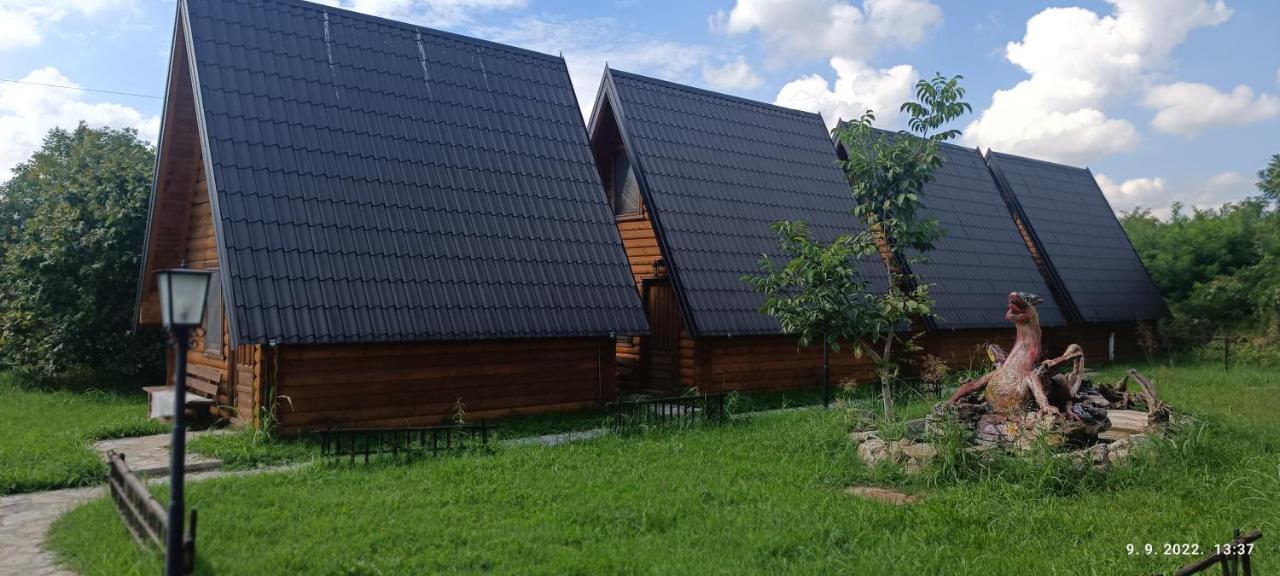 Lolini Bungalovi Novi Sad Exterior photo
