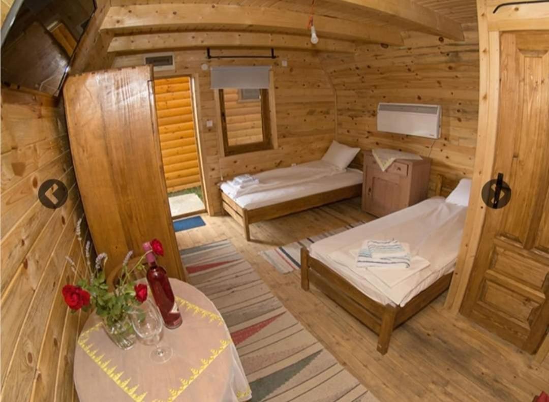 Lolini Bungalovi Novi Sad Exterior photo